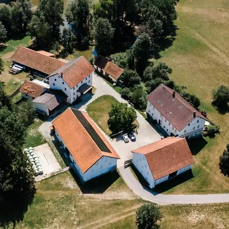 Nyaraló Veranstaltungszentrum Pruehmuehle Mit Schlafplaetzen Eggenfelden